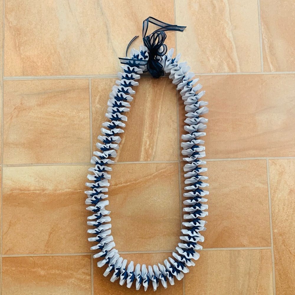 NWOT Graduation Lei Handmade White & Blue Plumeria Spiral Ribbon Lei